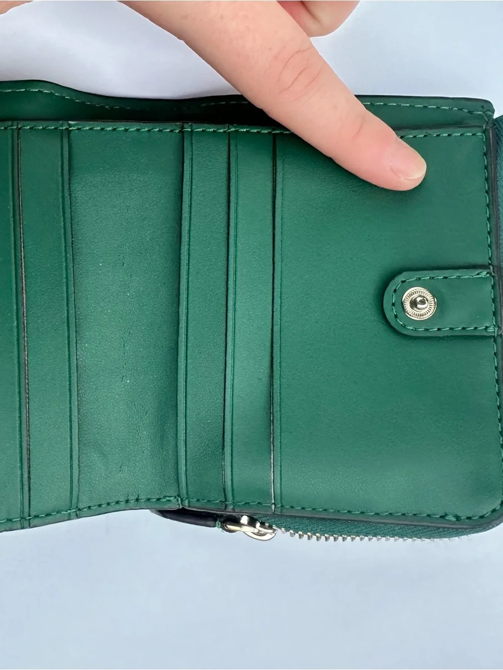 Kate Spade Schuyler Small L-Zip Bifold Wallet in Deep Jade
